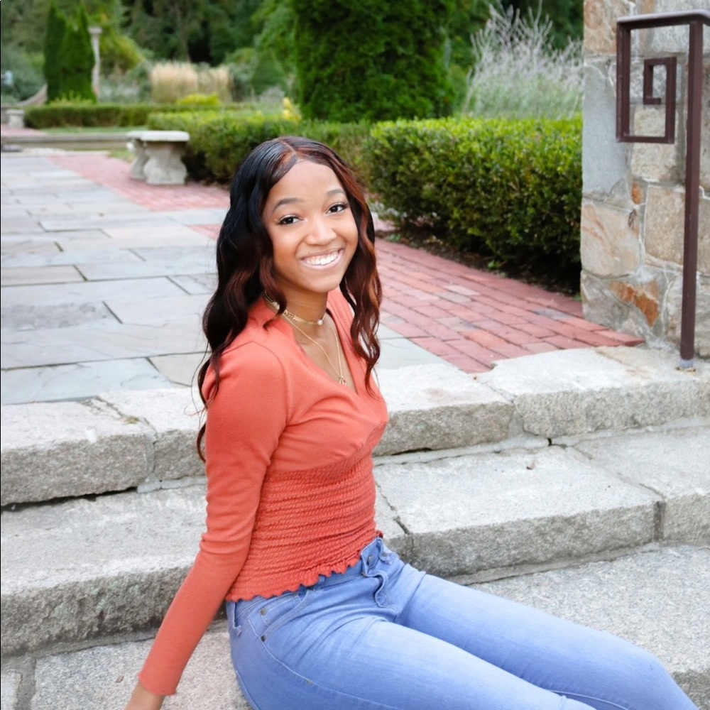 Meet your Posher, Alyssa